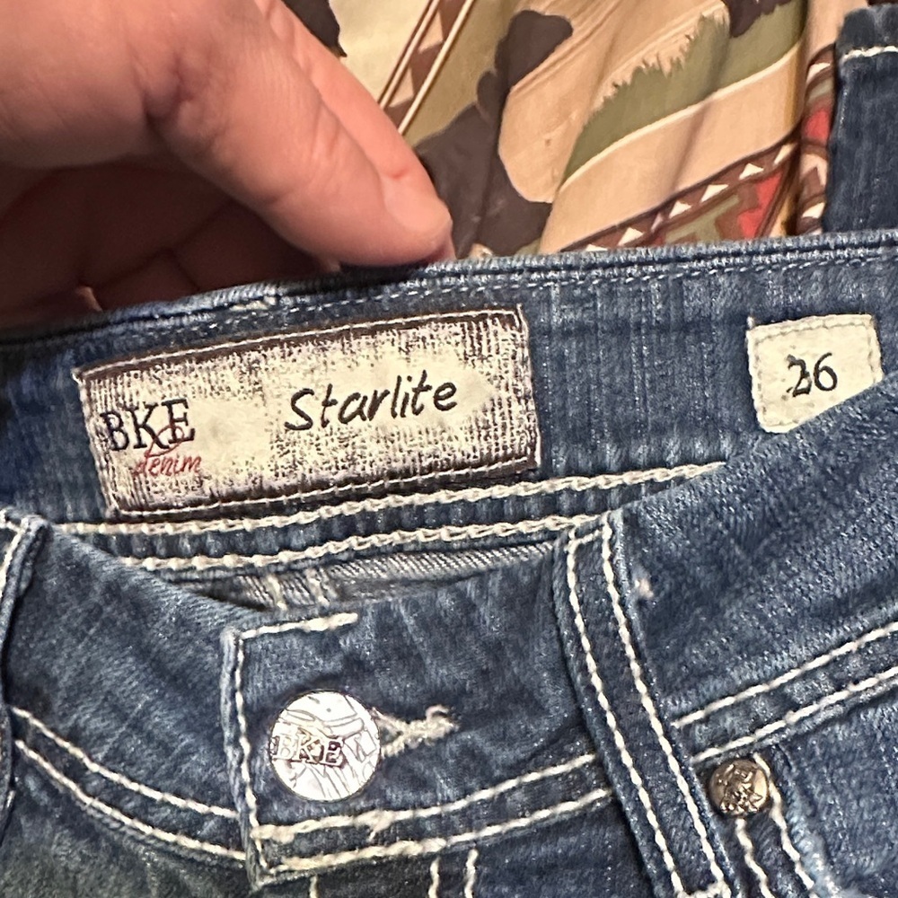 763.   BKE Starlite Blue Cropped Jeans with White Stitching size 26 - Picture 3 of 11